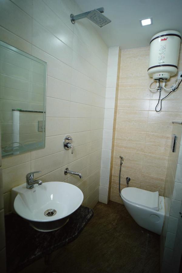 ניו דלהי Hotel Delhi Darshan Deluxe-By Rsl Hospitality מראה חיצוני תמונה